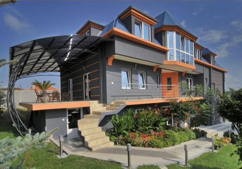 Garni Hotel Lama Kragujevac Exterior photo