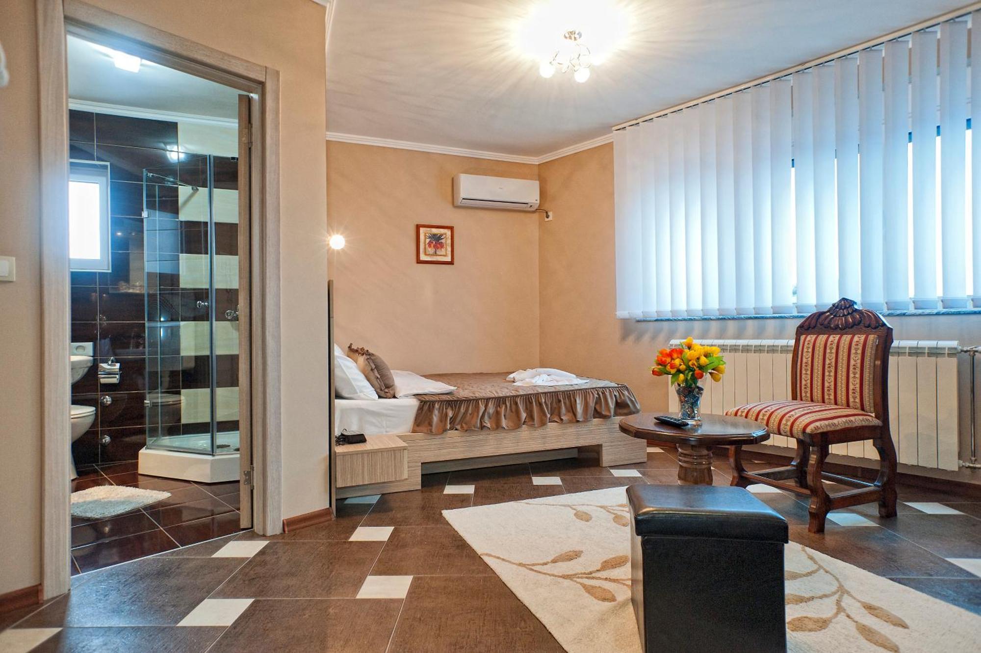 Garni Hotel Lama Kragujevac Exterior photo