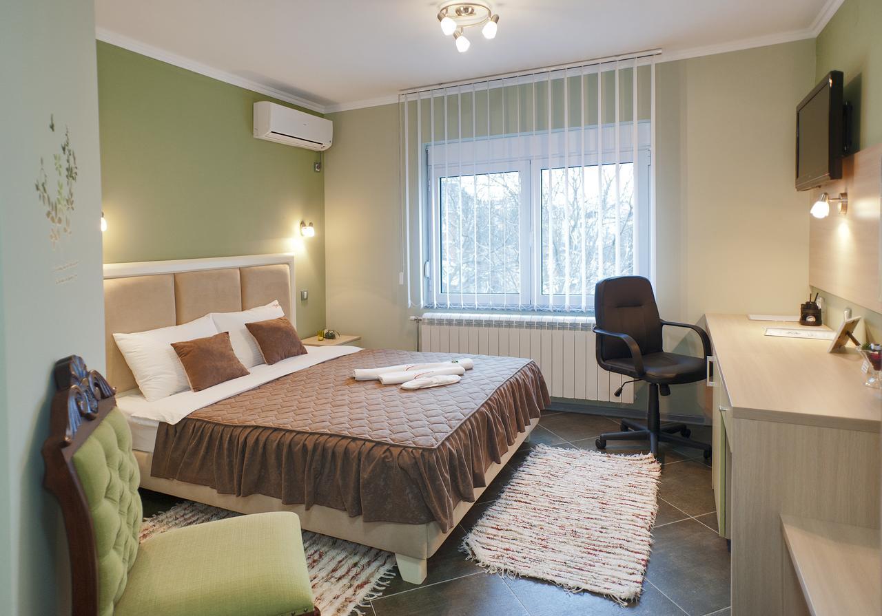 Garni Hotel Lama Kragujevac Exterior photo