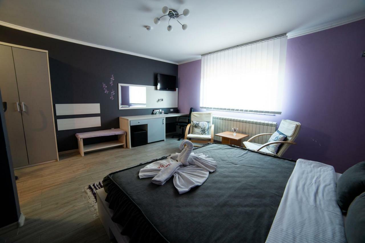 Garni Hotel Lama Kragujevac Exterior photo