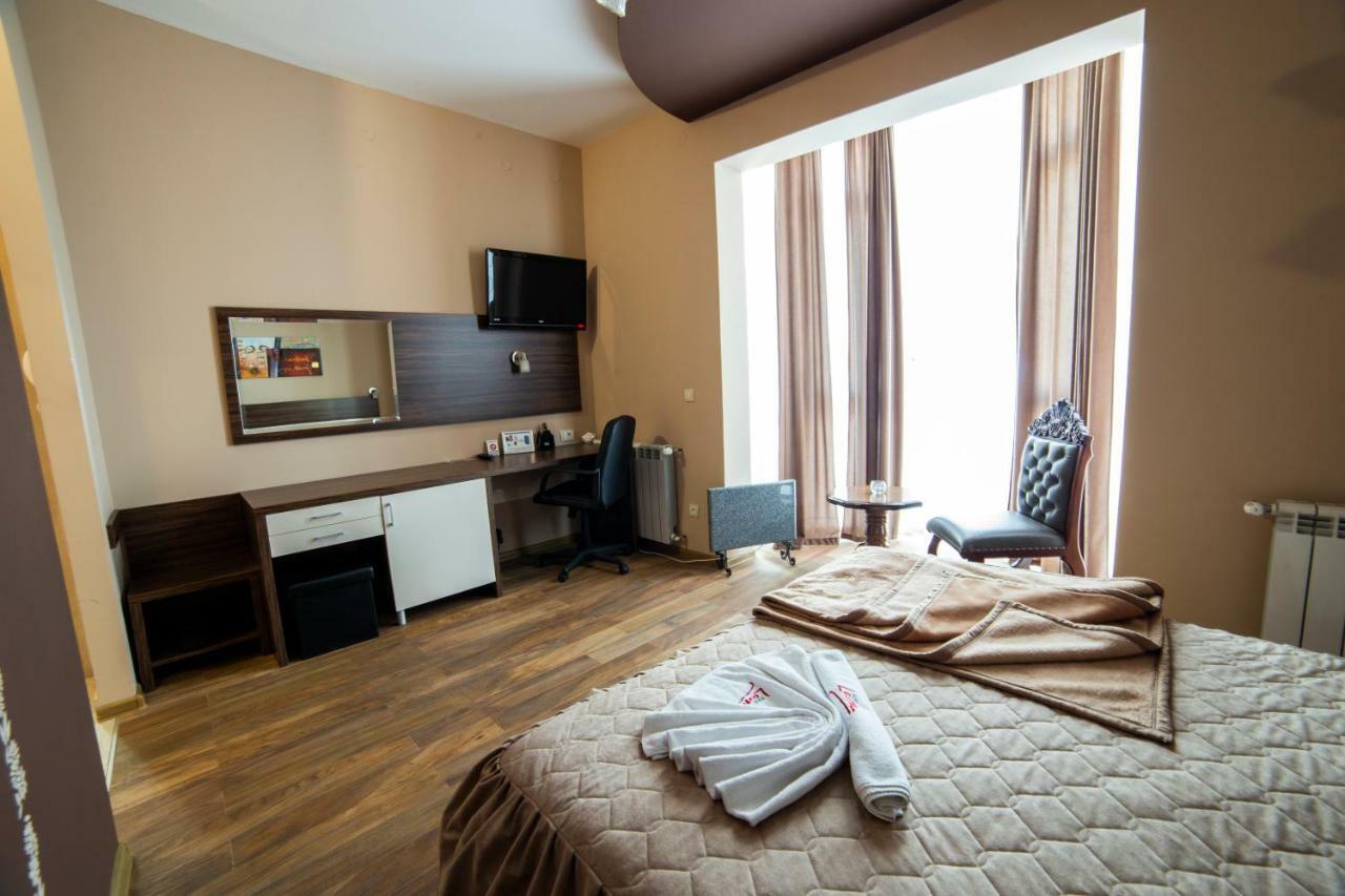 Garni Hotel Lama Kragujevac Exterior photo